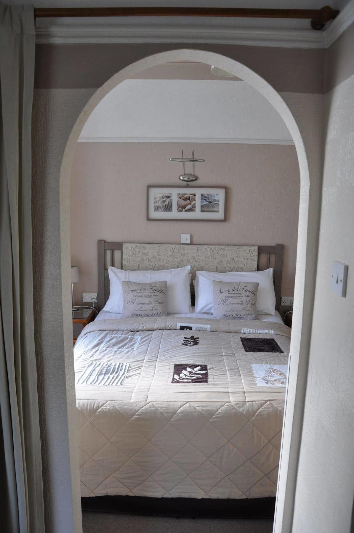 Abbeyfield Vintage Style Boutique B&B Торки Екстериор снимка