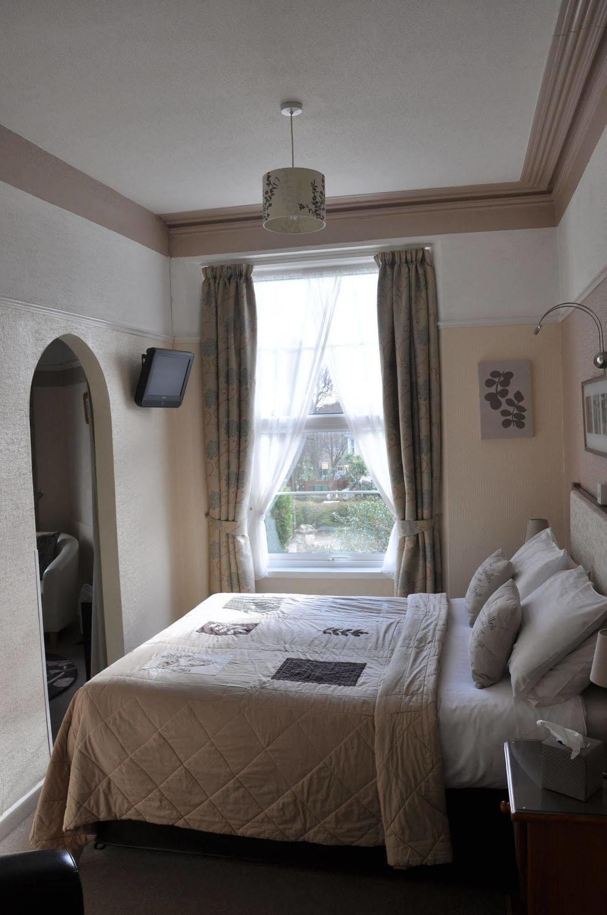 Abbeyfield Vintage Style Boutique B&B Торки Екстериор снимка