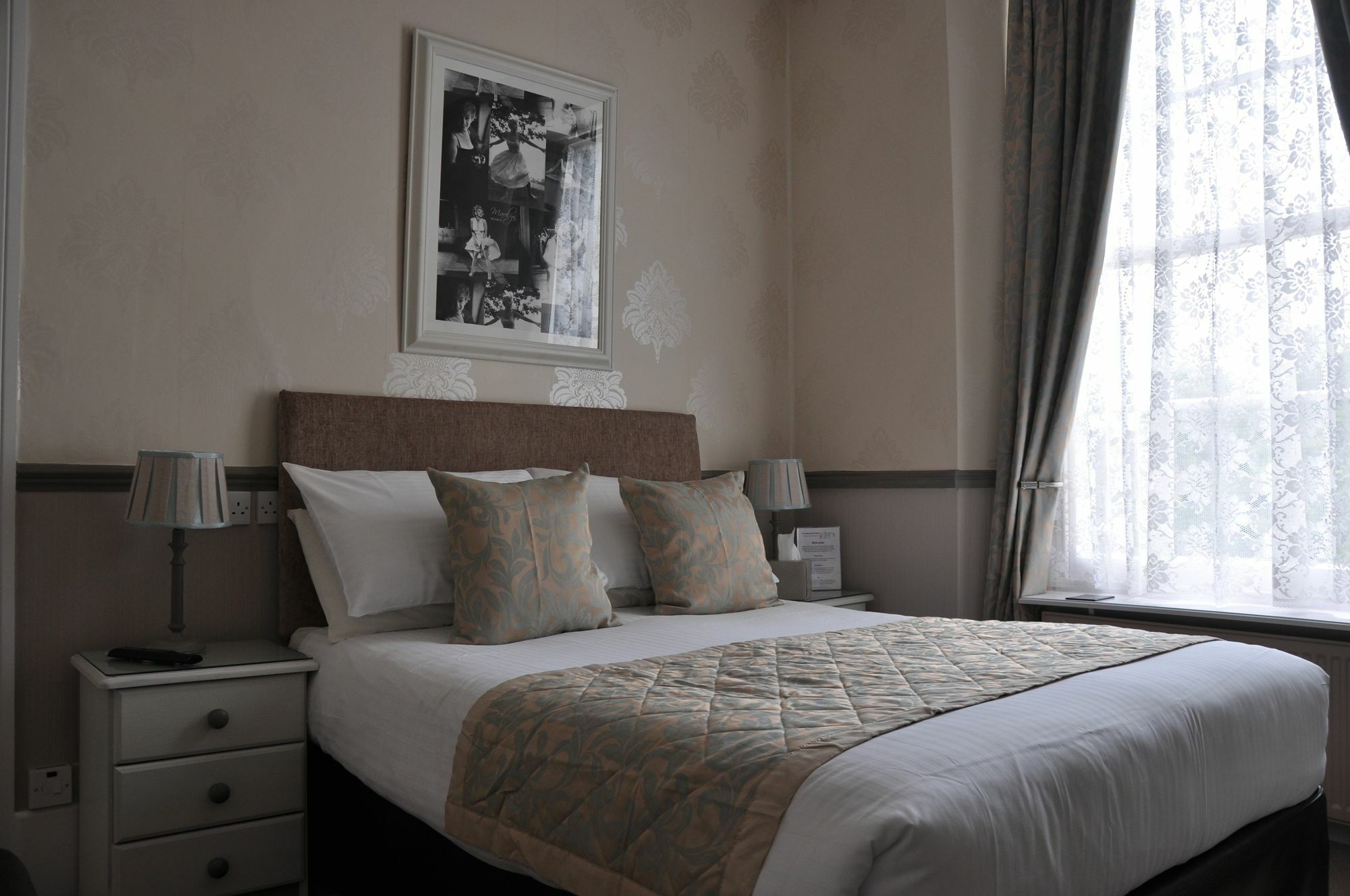 Abbeyfield Vintage Style Boutique B&B Торки Екстериор снимка